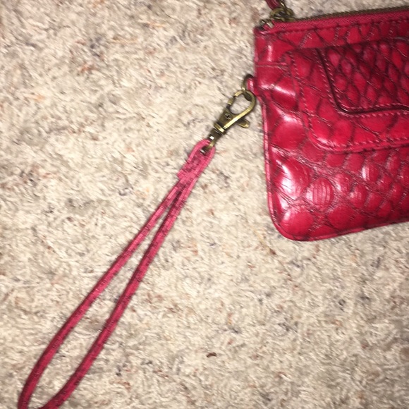 Red snake skin Jessica Simpson wristlet - Picture 4 of 4